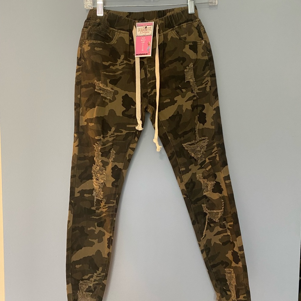 Cameo Pants